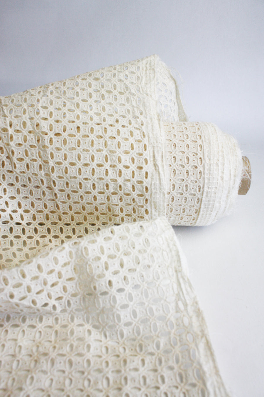 Ada - Broderie Anglaise | Alabaster