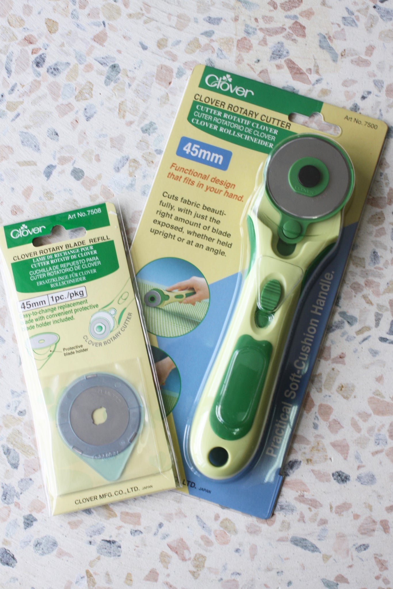 Clover Roti Tar Clover Rotary Cutter - Made in Japan | 45mm – Drapers Fabrics