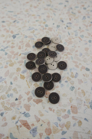 Italian Glazed Ceramic Button 18MM | Chocolate