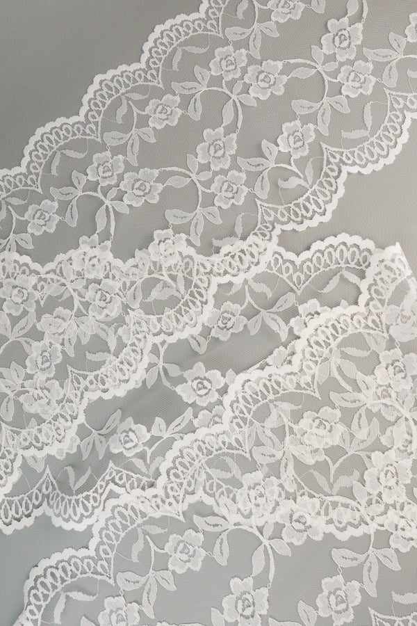 #80 Archival English Chantilly Lace - 24cm | Cream