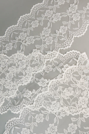 #80 Archival English Chantilly Lace - 24cm | Cream