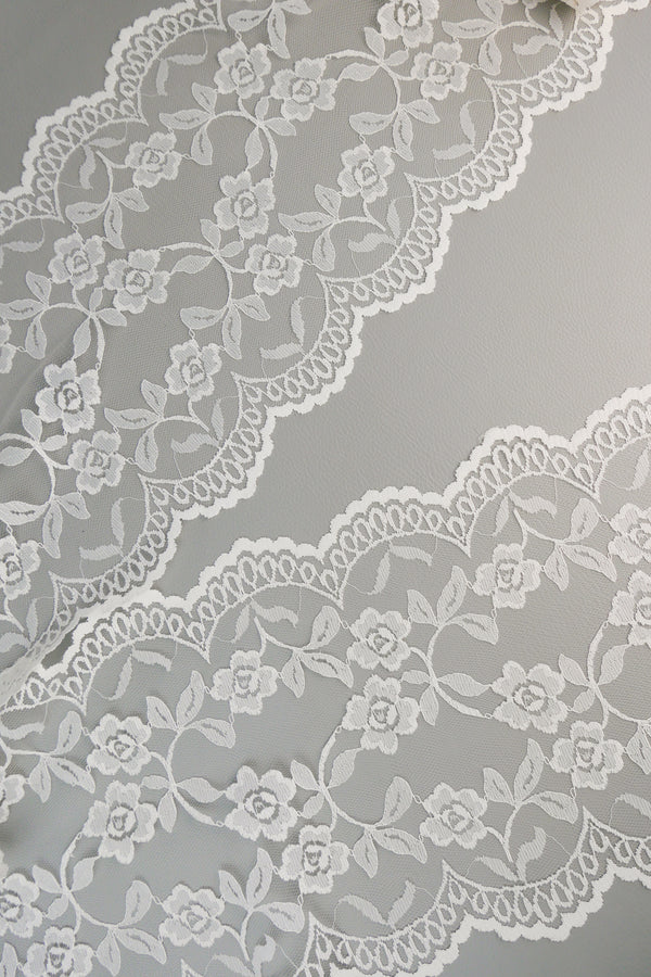 #80 Archival English Chantilly Lace - 24cm | Cream