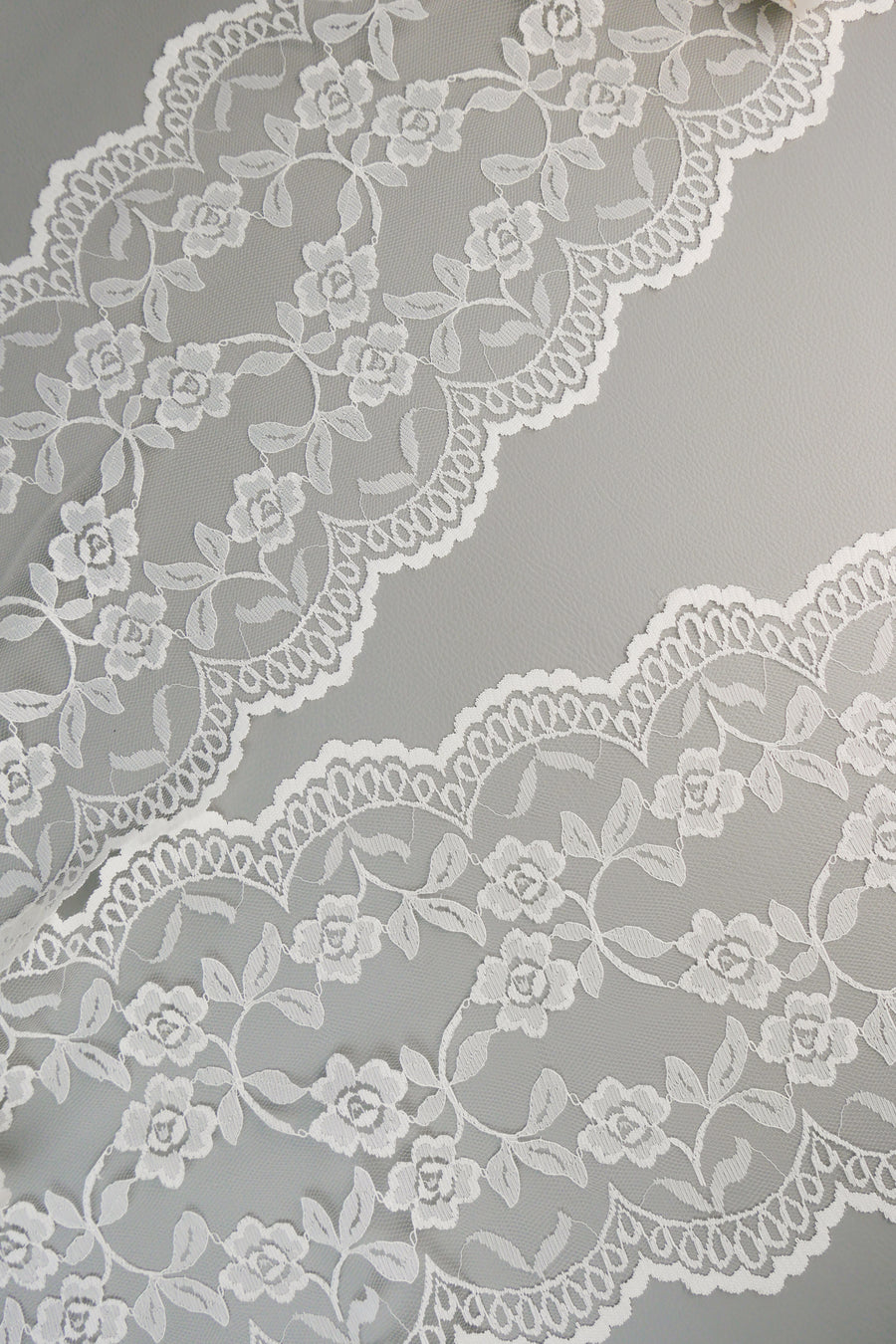#80 Archival English Chantilly Lace - 24cm | Cream