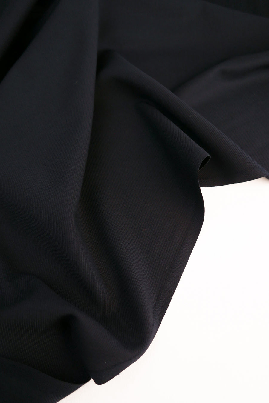 Nova - Portuguese Merino Wool Suiting | Midnight Navy