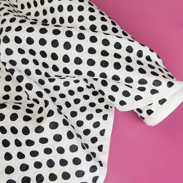 Hokkaido - Printed Seersucker Cotton | Black Polkadot