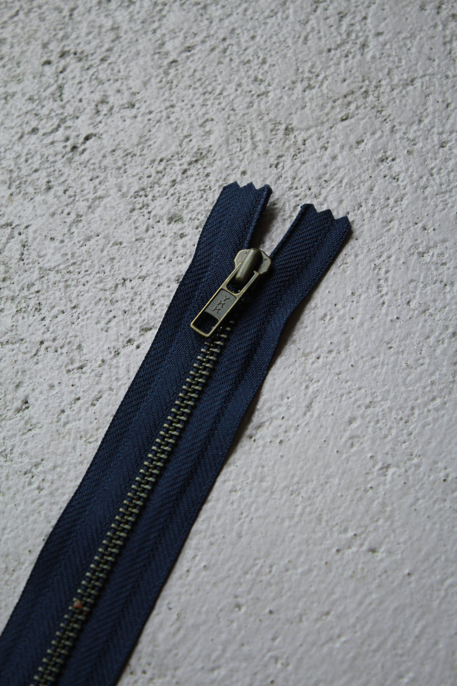 YKK 18cm Antique Metal Zips | Navy