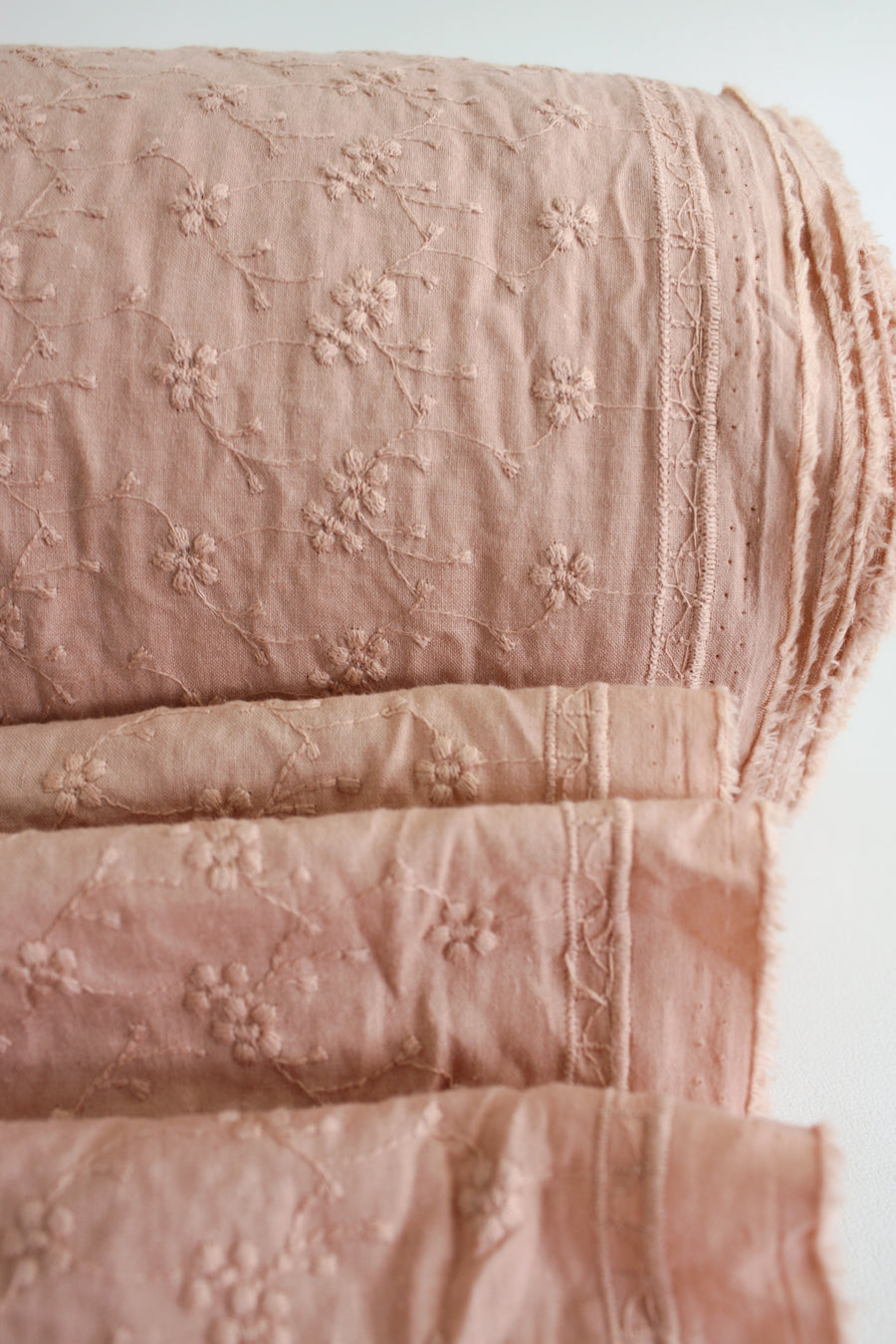 Lillian - Broderie Anglaise | Clay