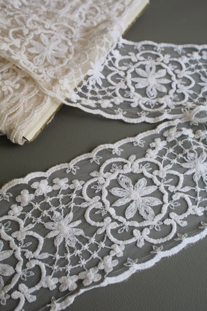 #14 Archival French Embroidered Lace - 15cm | Bone