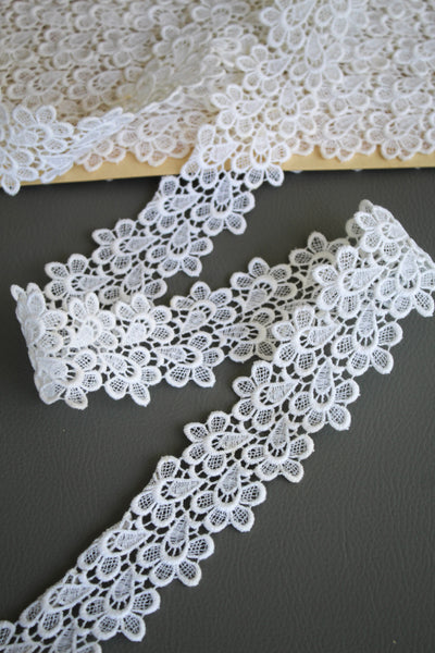33 Archival Austrian Guipure Lace - 5cm | Off White – Drapers Fabrics