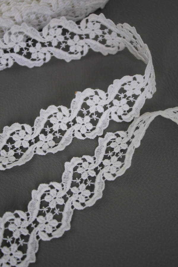 #47 Archival Venetian Lace - 3cm | White Swirl