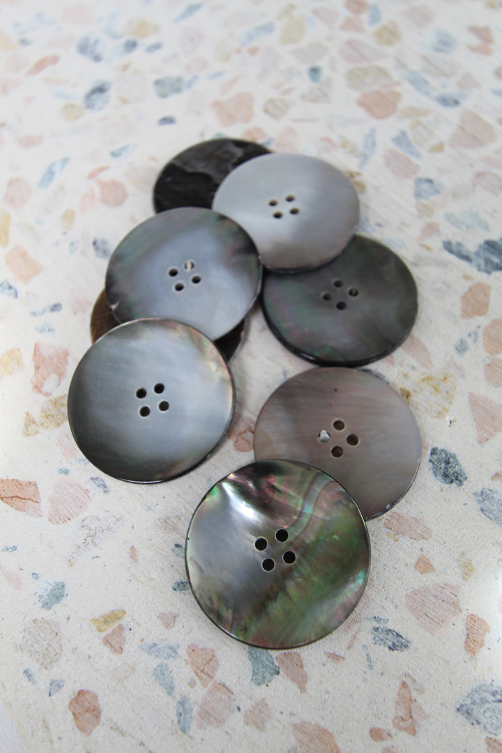 Agoya Shell Coat Buttons | Natural 40MM