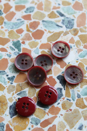 Contrast Pearlescent Button 15MM | Red